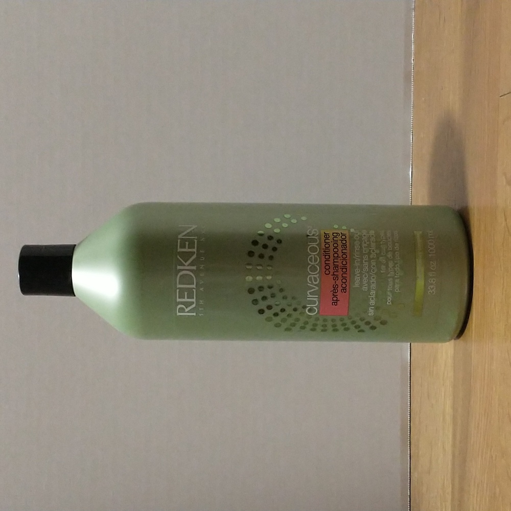 Redken Curvaceous Conditioner 33.8 fl oz 75% full